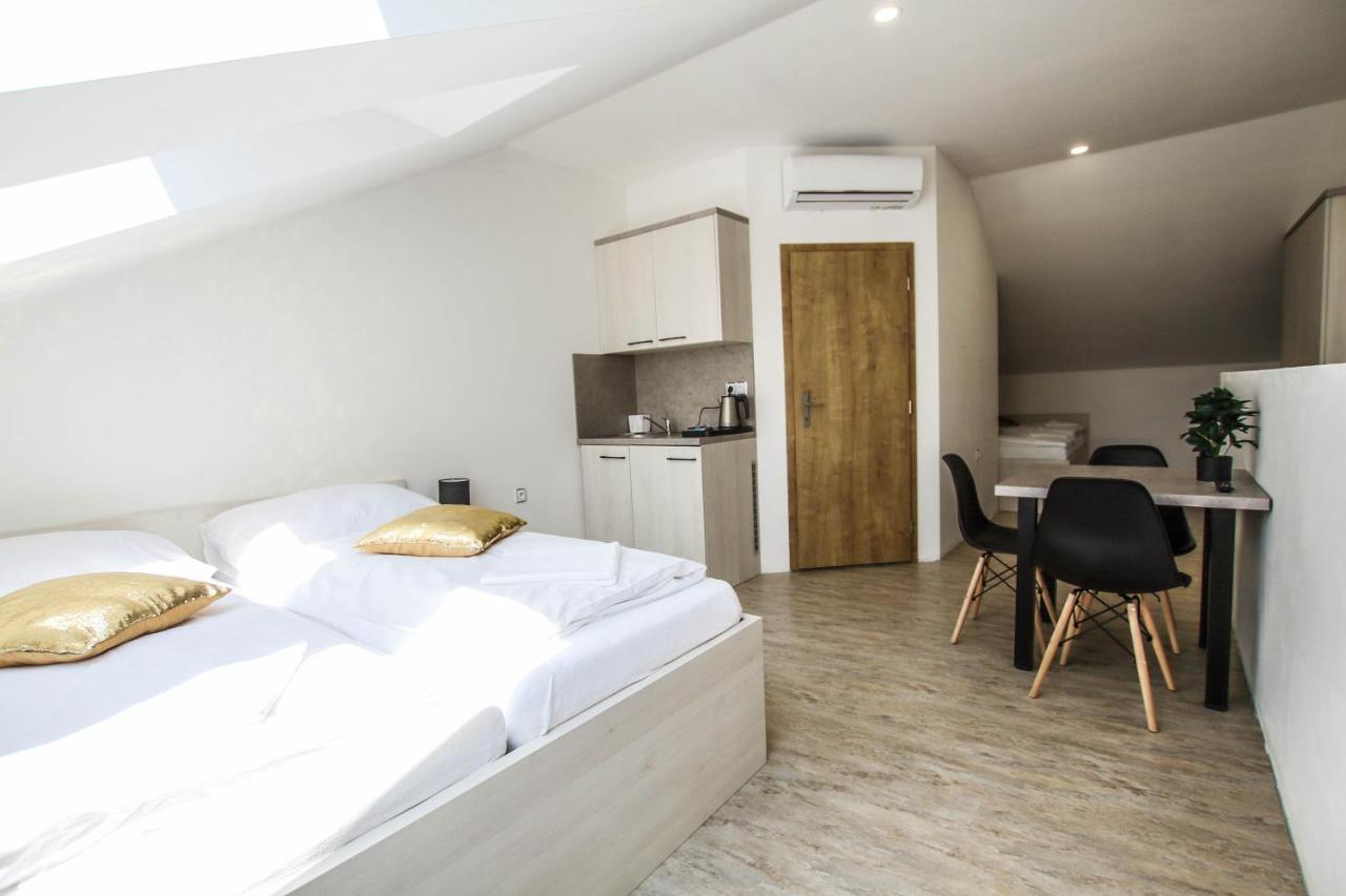 Hotel U Plaze Vranov nad Dyji Bagian luar foto